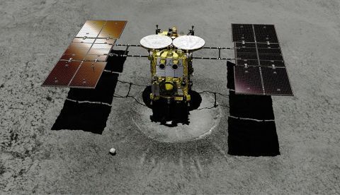 Fotografía facilitada por la Agencia de Exploración Aeroespacial de Japón (JAXA), de la sonda japonesa Hayabusa2 que ha alcanzado un asteroide tras un viaje de tres años y medio, con el objetivo de recoger muestras para traerlas a la Tierra y contribuir al estudio de los orígenes de la vida en nuestro planeta. EFE