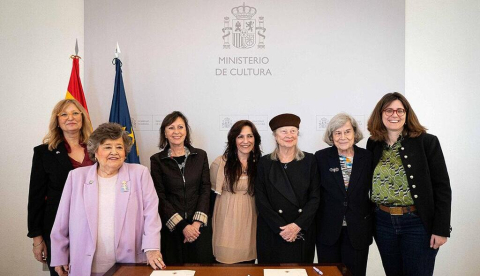 Representantes del colectivo feminista 'El Club de las 25'. / © lamoncloa.gob.es. Ministerio de la Presidencia.