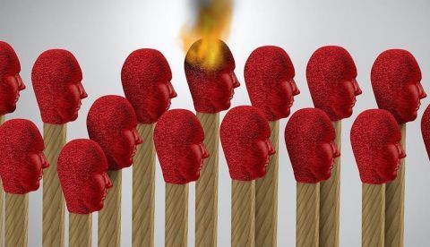 Burnout: dos entredoses negros con filetes de oro, lacas, y cubiertas de mármol
