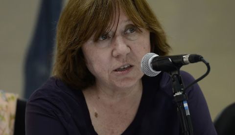 Svetlana Alexiévich es una entrevista en Brasil en 2016. Tomaz Silva/Agência Brasil, CC BY