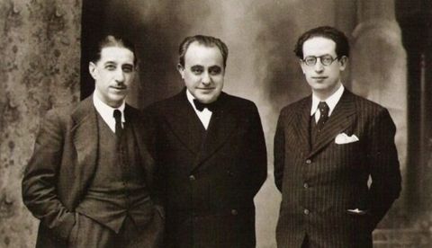 Ramiro Armesto, a la derecha, junto a Miguel Castaño (i) y Félix Gordón Ordás (c) / Pepe Gracia.