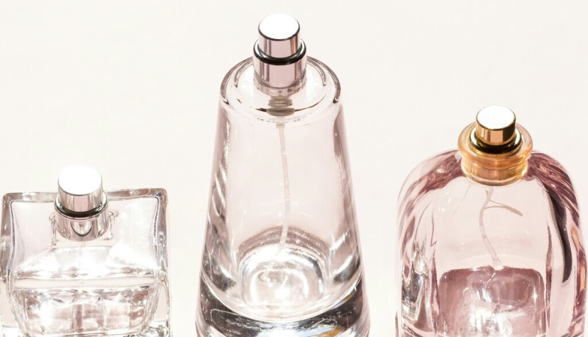 Dos familias para un nuevo imperio de lujo y belleza: ¿tiene lógica la fusión Puig‑Estée Lauder?