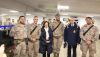 La ministra de Defensa, Margarita Robles, y el Jefe del Estado Mayor de la Defensa, Teodoro López, con los militares evacuados a su llegada a la Base de Torrejón. / © lamoncloa.gob.es. Ministerio de la Presidencia.