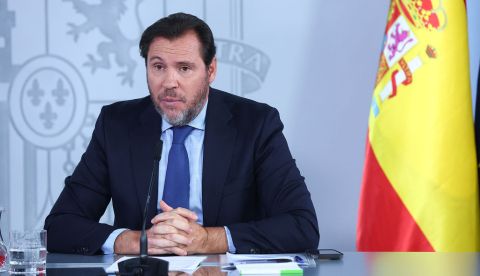 El ministro de Transportes y Movilidad Sostenible, Óscar Puente, durante la rueda de prensa tras el Consejo de Ministros. | Pool Moncloa/Fernando Calvo. La Moncloa, Madrid - 14.4.2026