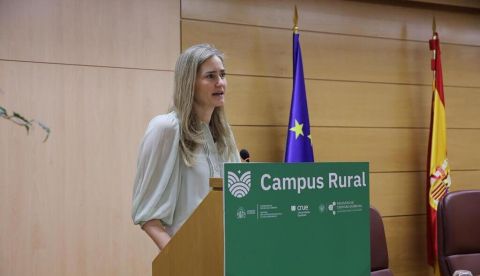 La vicepresidenta tercera y ministra para la Transición Ecológica y el Reto Demográfico, Sara Aagesen, en la presentación del 'Programa Campus Rural 2026', en la Facultad de Ciencias Químicas de la Universidad Complutense de Madrid (UCM). / © lamoncloa.gob.es. Ministerio de la Presidencia.